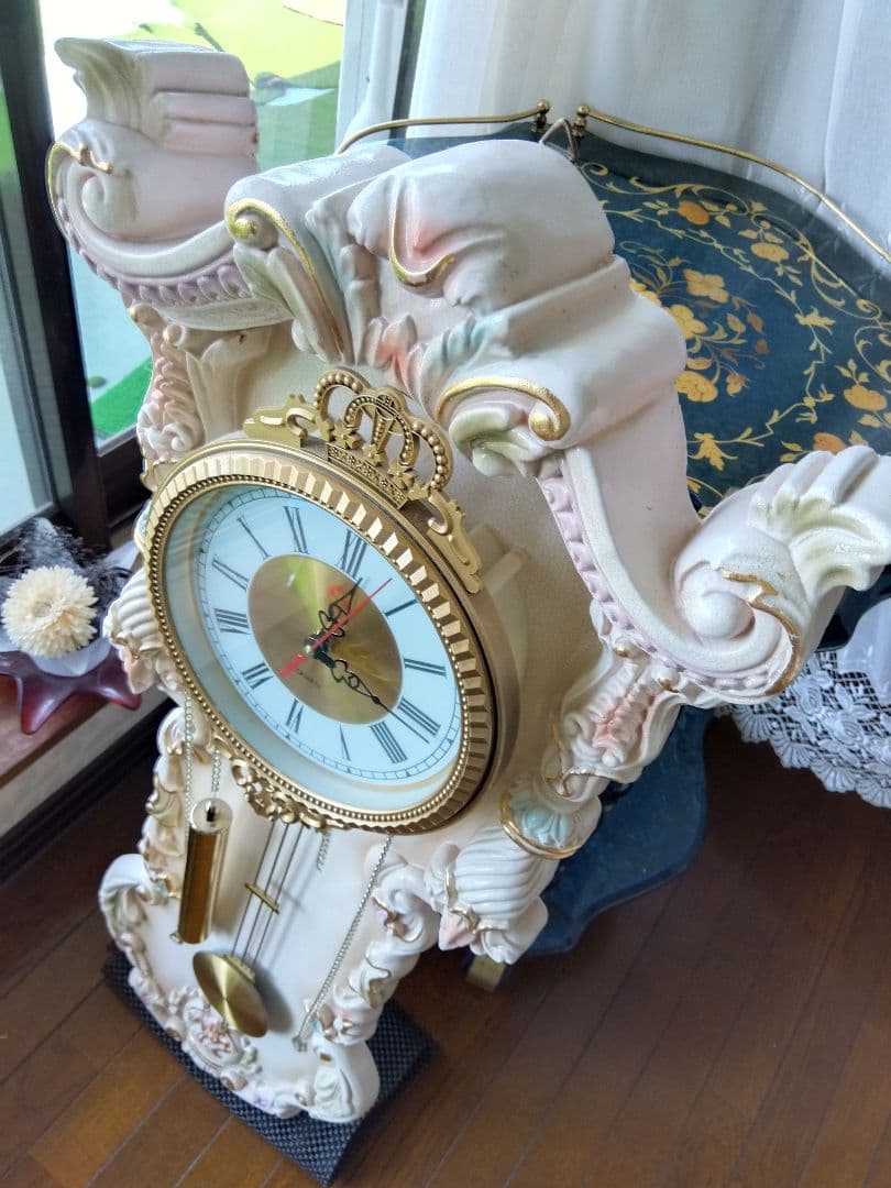 クラシックスロココタイル 掛時計 アイボリー ゴールド