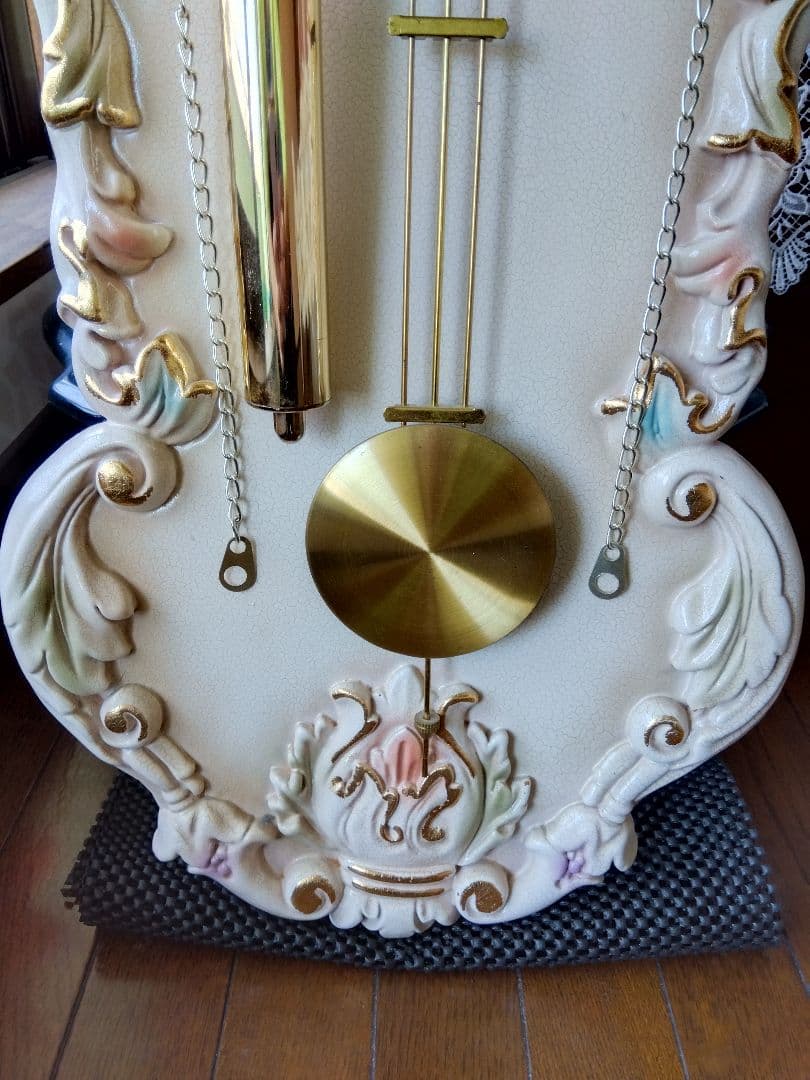 クラシックスロココタイル 掛時計 アイボリー ゴールド