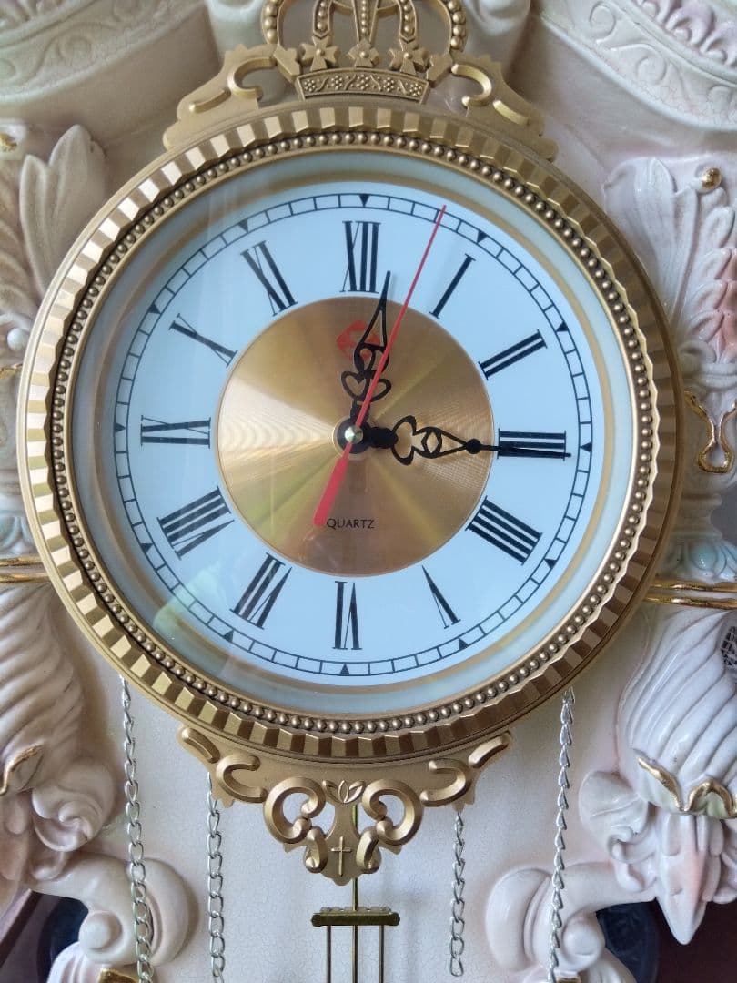 クラシックスロココタイル 掛時計 アイボリー ゴールド