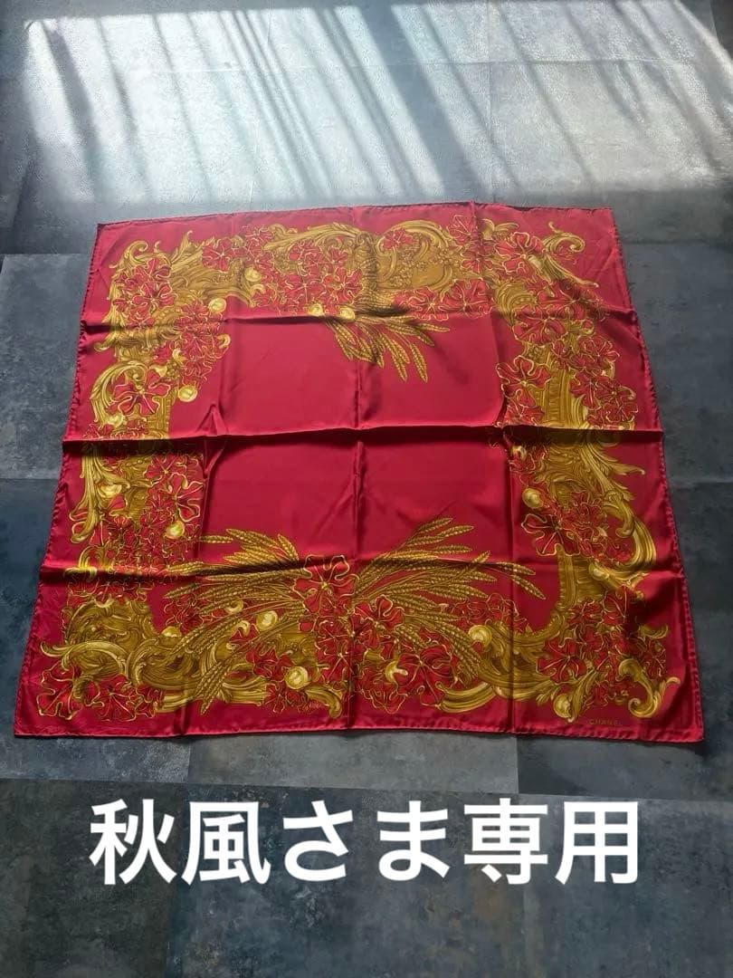 CHANEL シルク レッドスカーフ