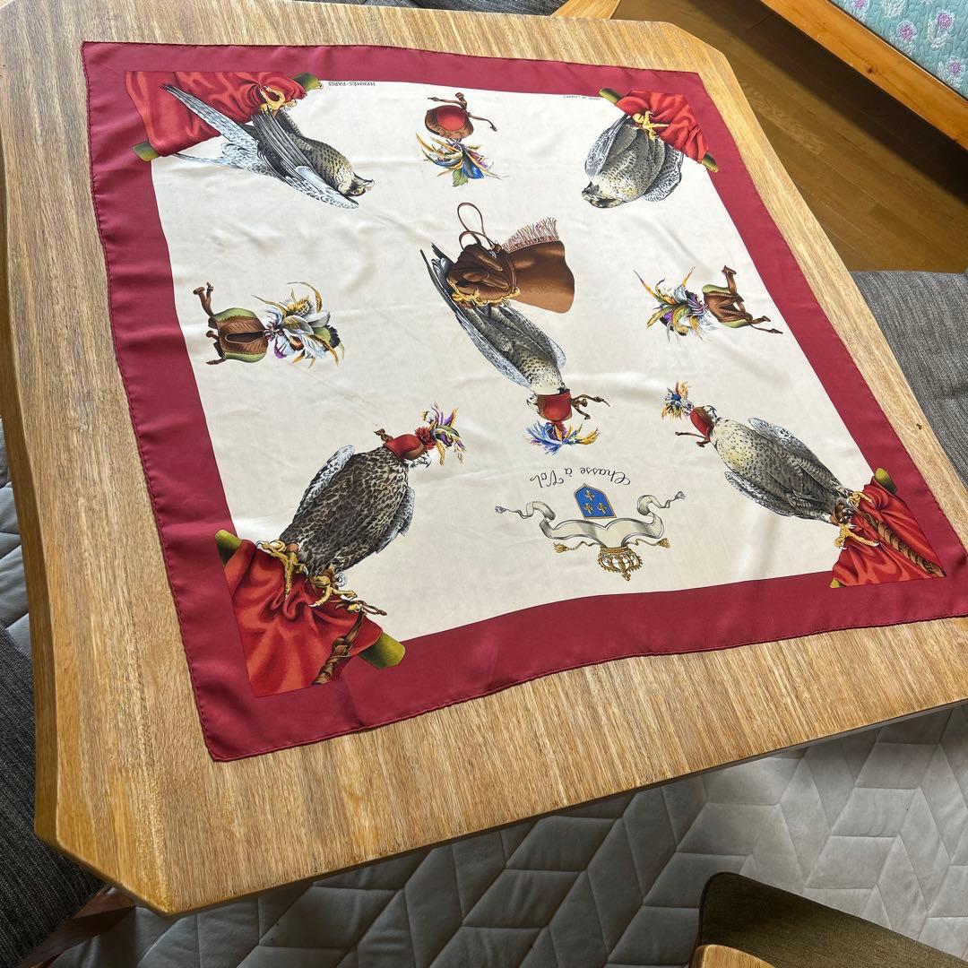 HERMÈS Chasse à Vol シルクスカーフ