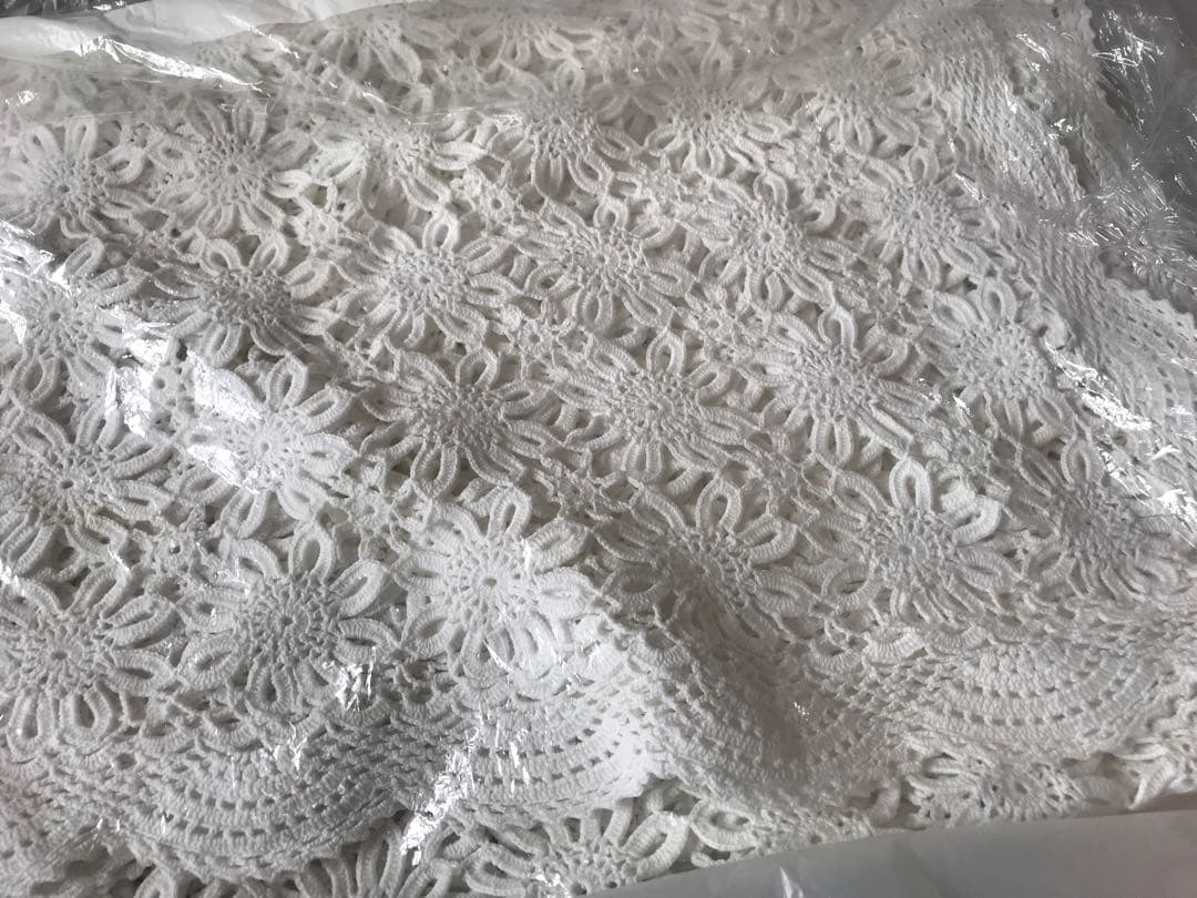 テーブルクロス　白　テーブルカバー　インテリア　花　ナチュラル　レトロ　棚