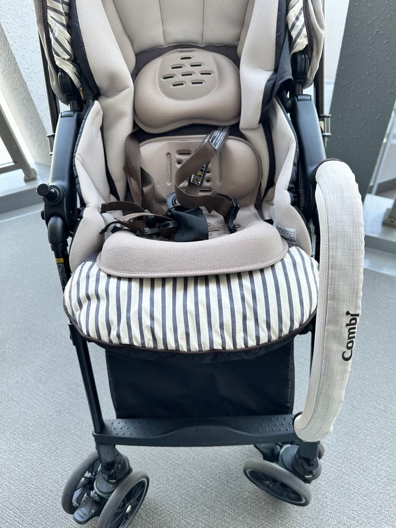 Combi スゴカル4キャスcompact ベビーカー ストライプ ベージュ