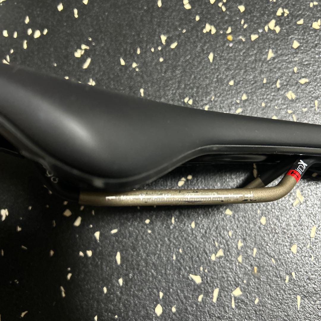 Prologo Nago R4 PAS サドル　147ミリ