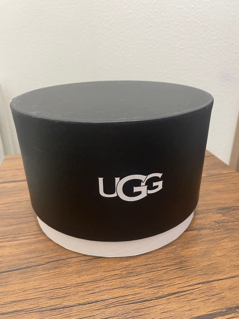 新品・未使用　UGG ピンク　イヤーマフ　【希少】　耳あて