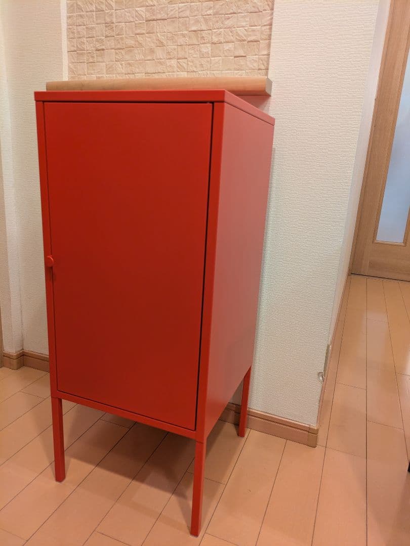 IKEA イケア LIXHULT リックスフルト キャビネット レッド　赤色