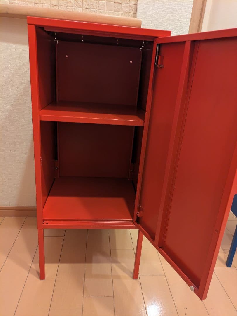 IKEA イケア LIXHULT リックスフルト キャビネット レッド　赤色