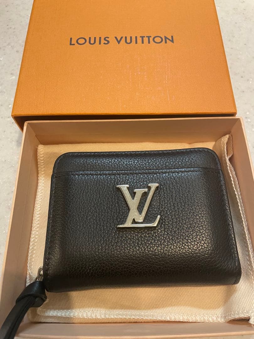 LOUIS VUITTON ジッピー　パース　M80099