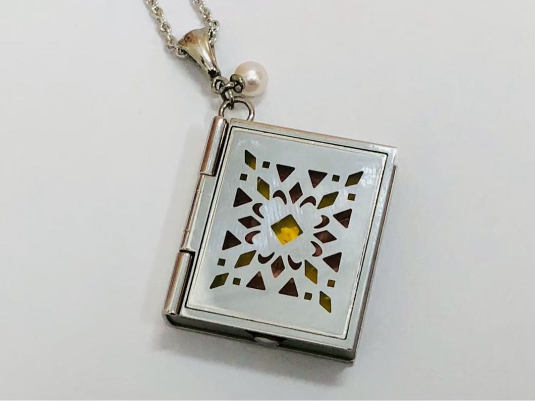 ☆ミキモト　時計付ネックレス　箱付