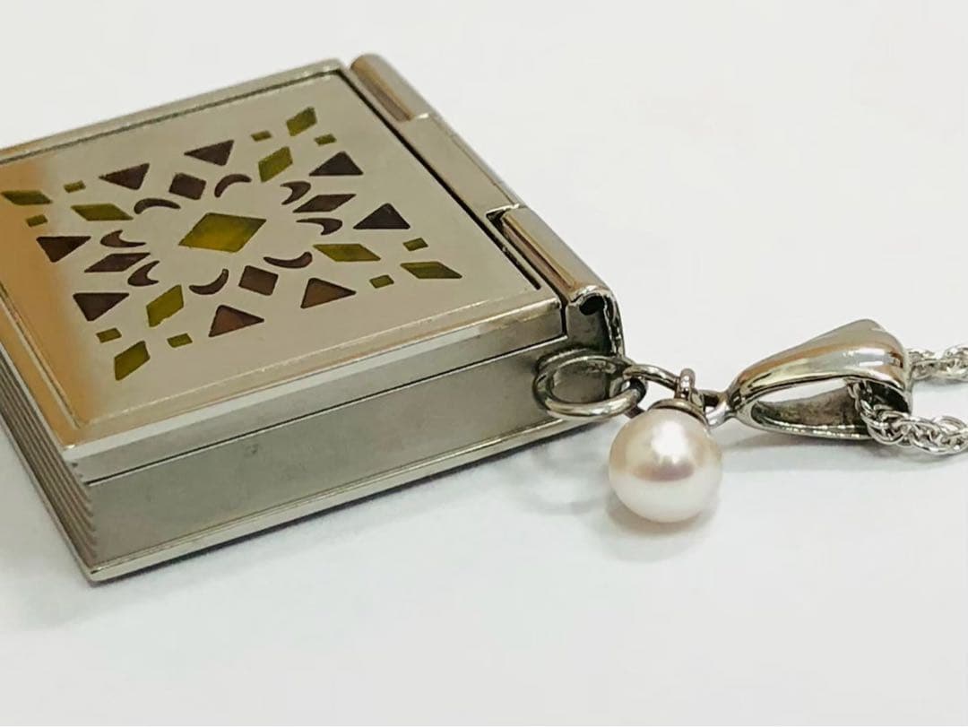 ☆ミキモト　時計付ネックレス　箱付