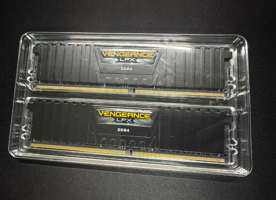 ア*タ様 【メモリ】CORSAIR DDR4-3200MHz 32GB [16G