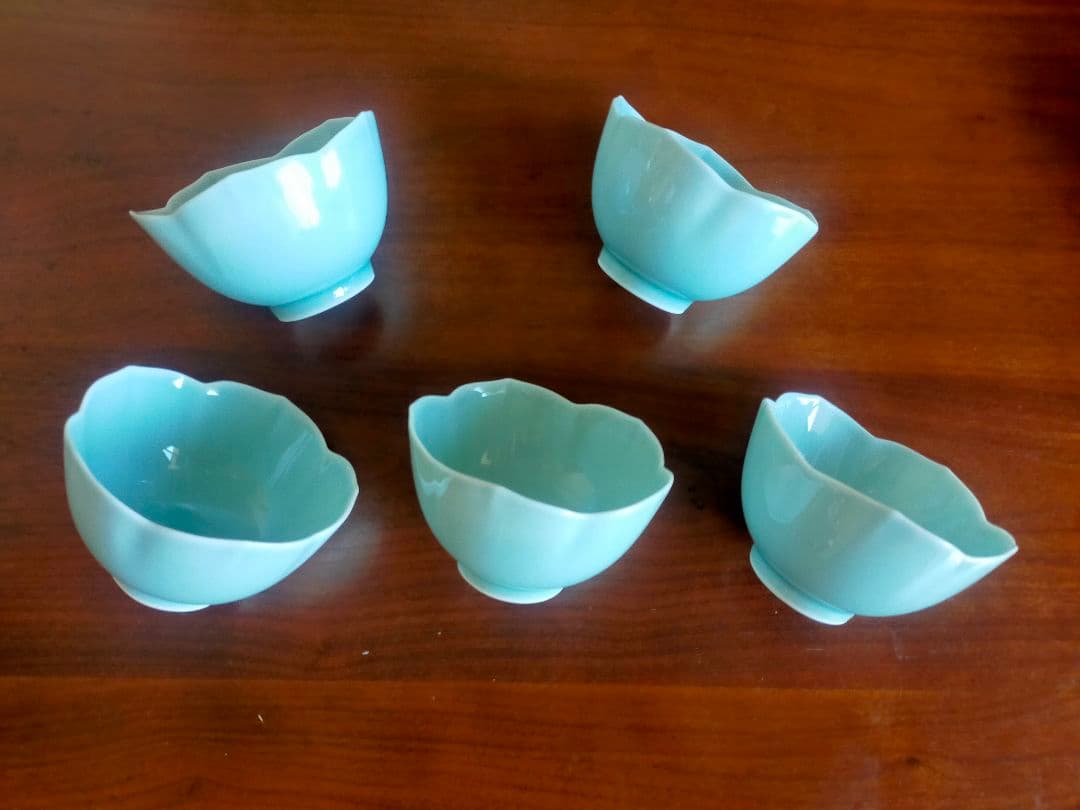 【宮内庁御用達 深川製磁】笹青磁 桔梗型中付 花型小鉢 5客セット 有田焼