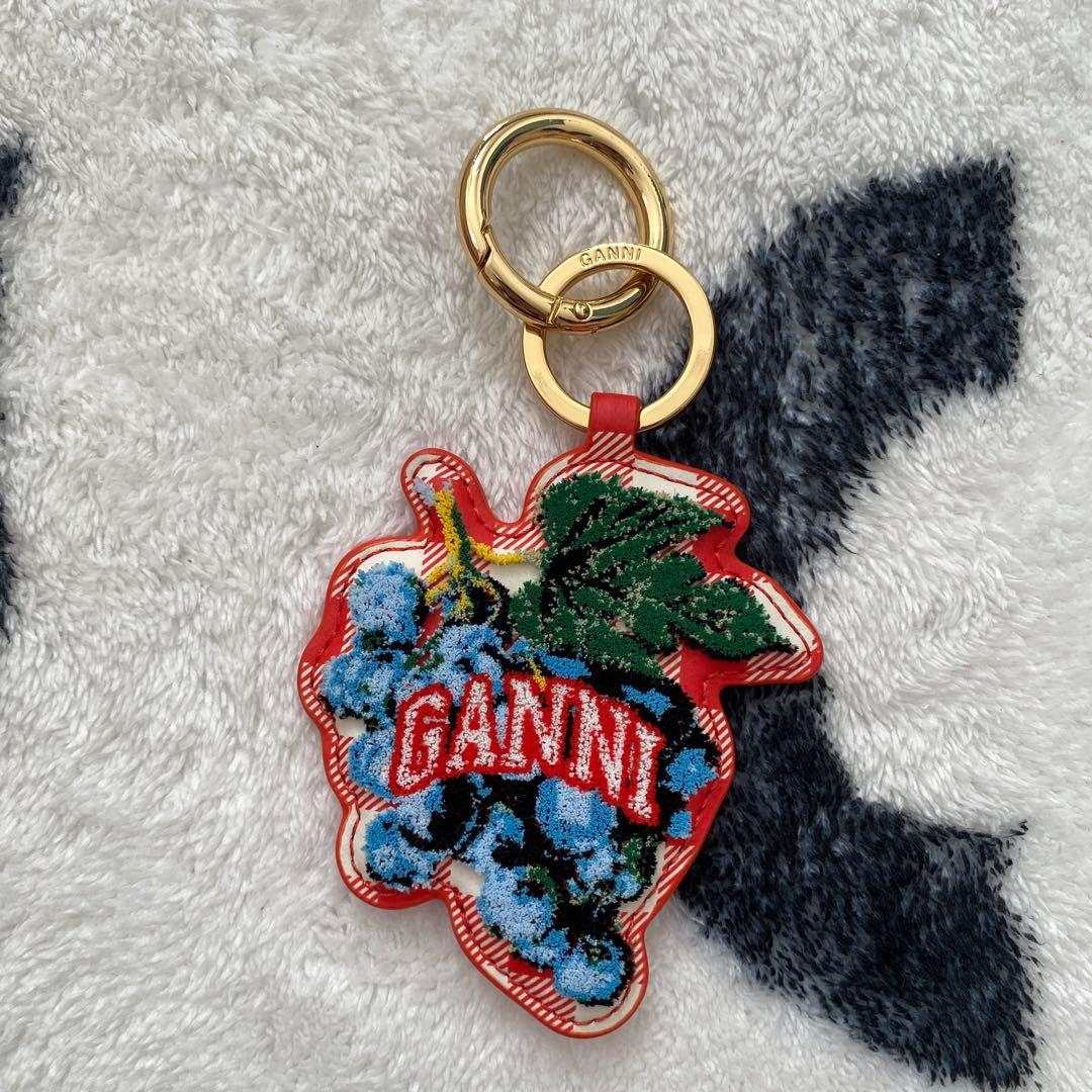 GANNI フルーツモチーフ キーホルダー