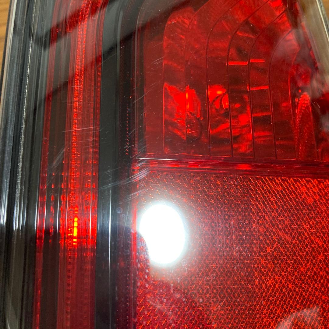 LED テールライト 右　レッド/クリア