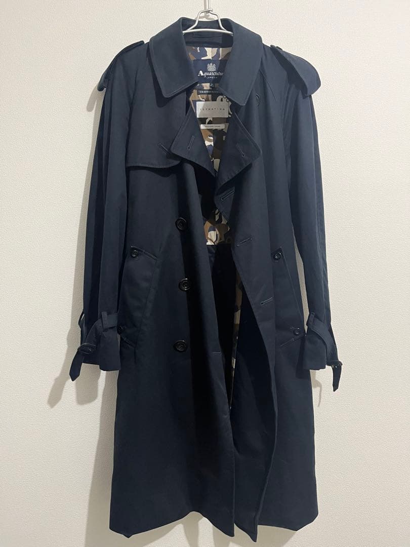 アクアスキュータム　トレンチコート　エストネーション　ネイビー