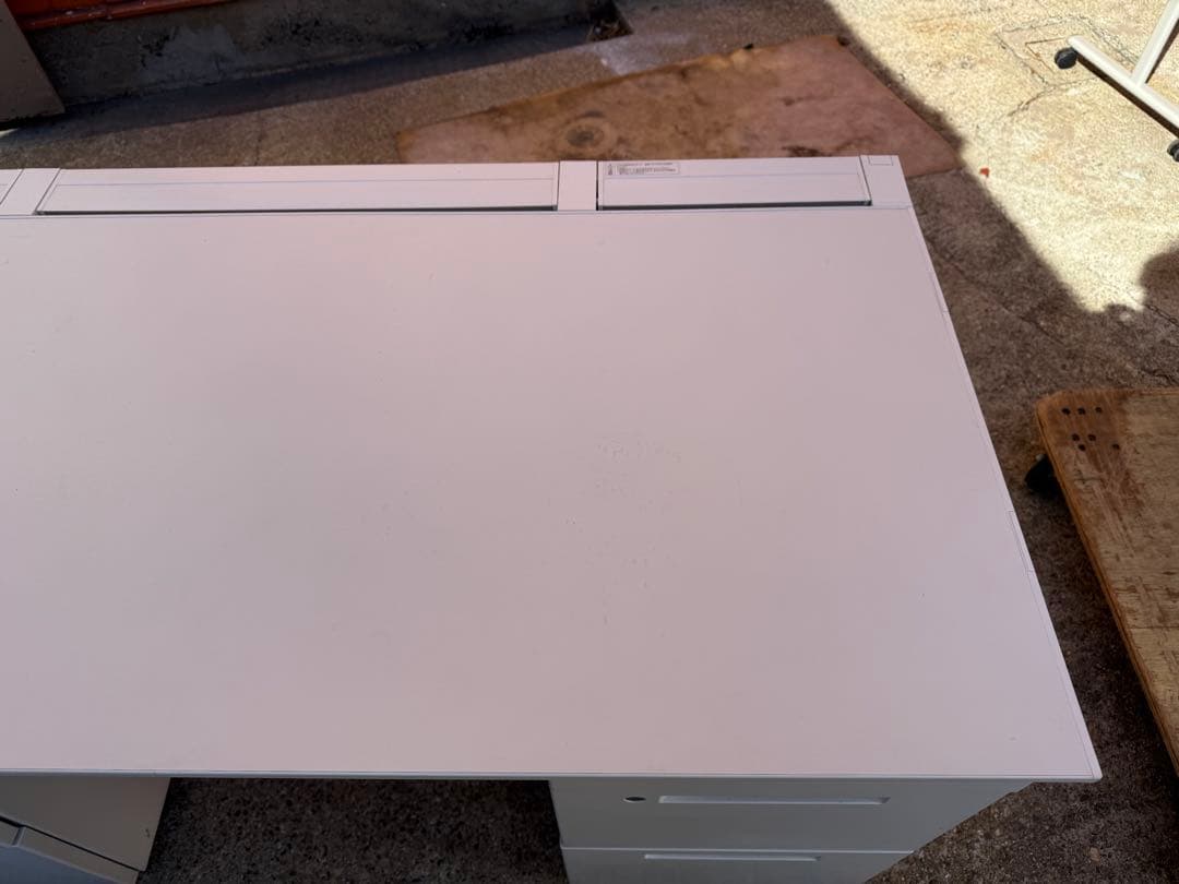 美品　在庫6台 コクヨ　両袖机　デスク　幅140 奥70 高さ72cm 愛知