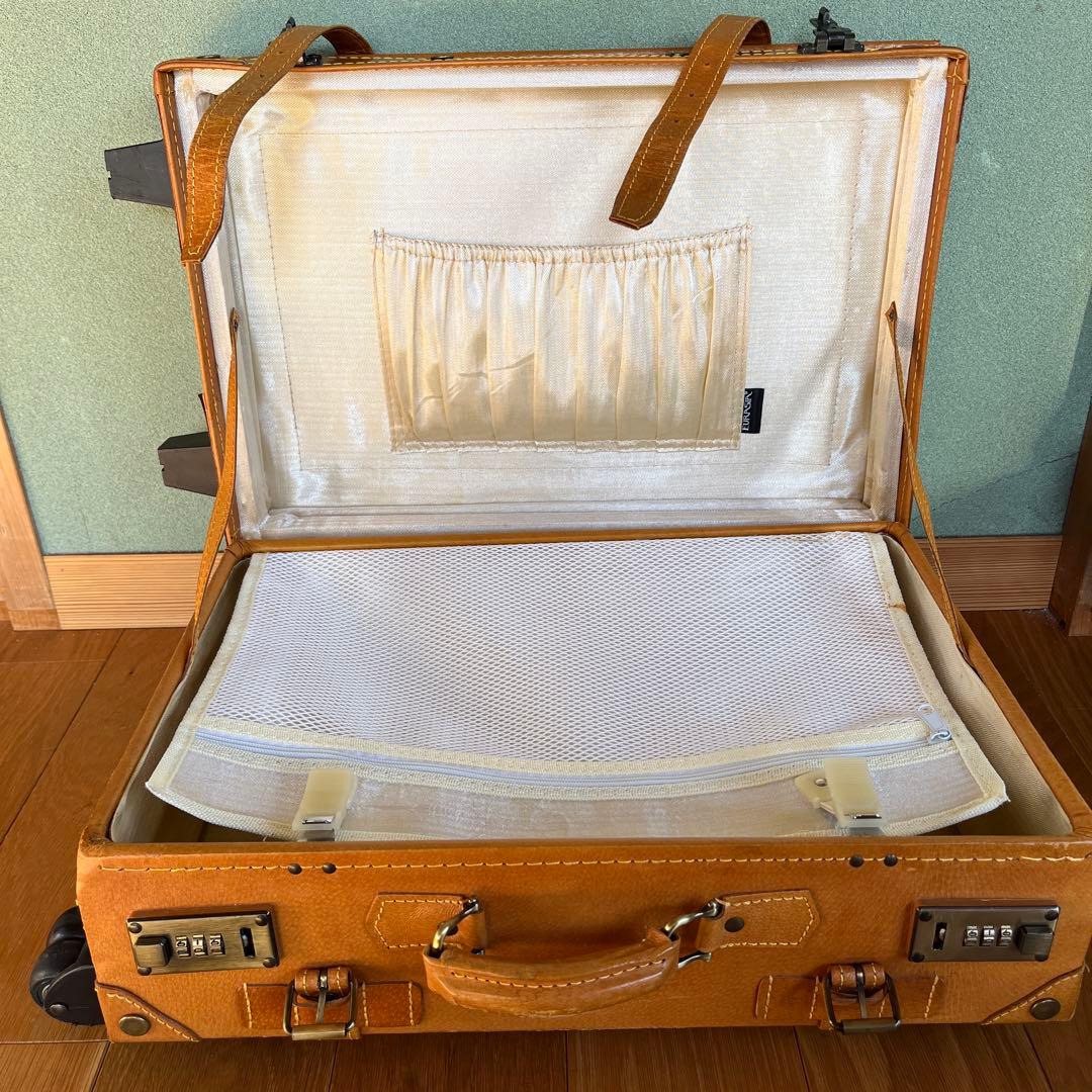 革製キャリーケースユーラシアキャリーケース