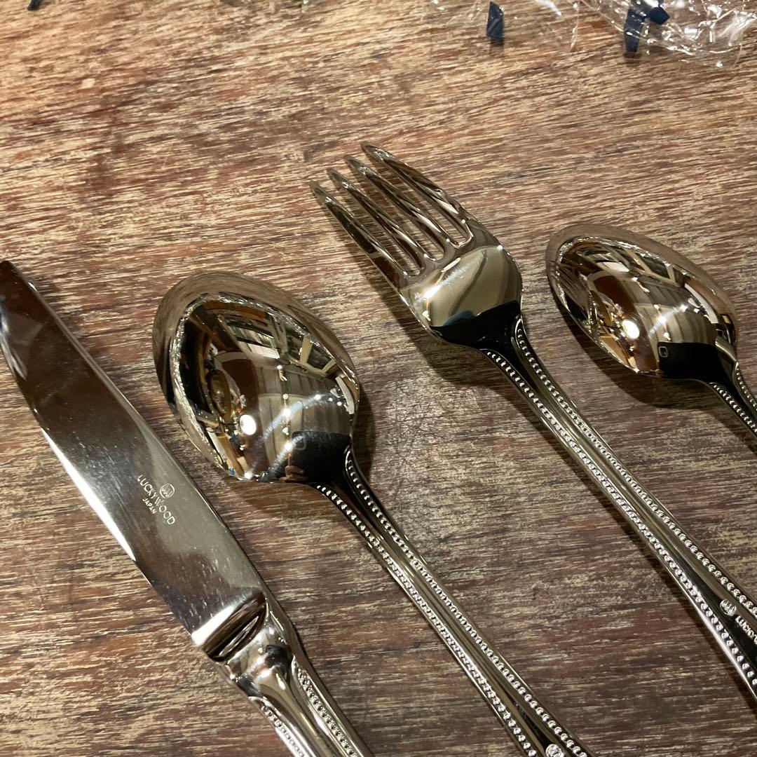 高品質！18ー10ラッキーウッド LUCKYWOOD カトラリーセット 24本