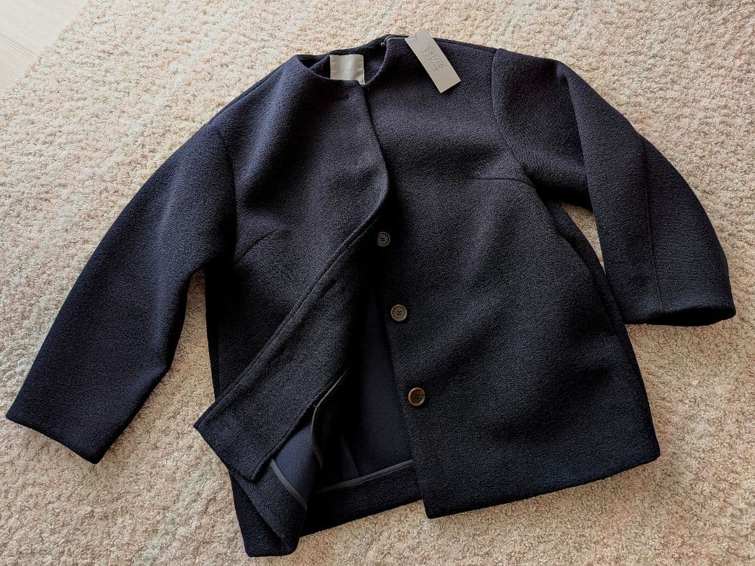 新品【UNFILO】ボンディングフォルムコート 濃紺 23区/iCB