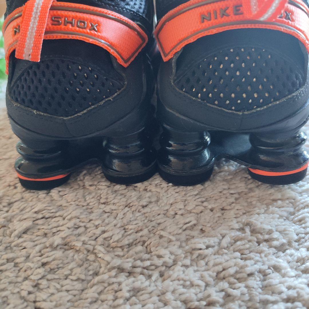美品ナイキ ショックス ノヴァ 27cm CK2085-001ブラック×オレンジ