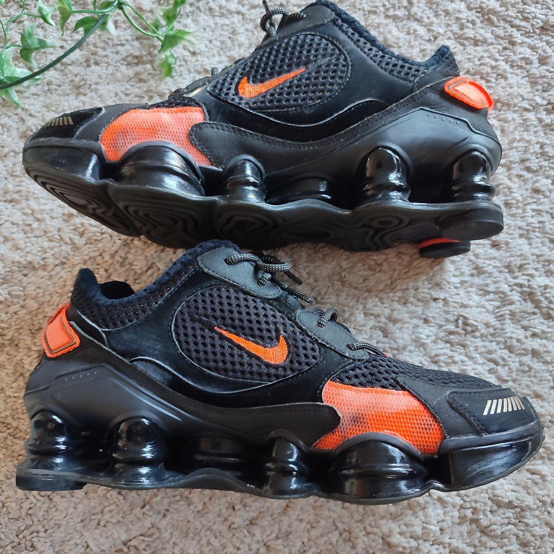 美品ナイキ ショックス ノヴァ 27cm CK2085-001ブラック×オレンジ