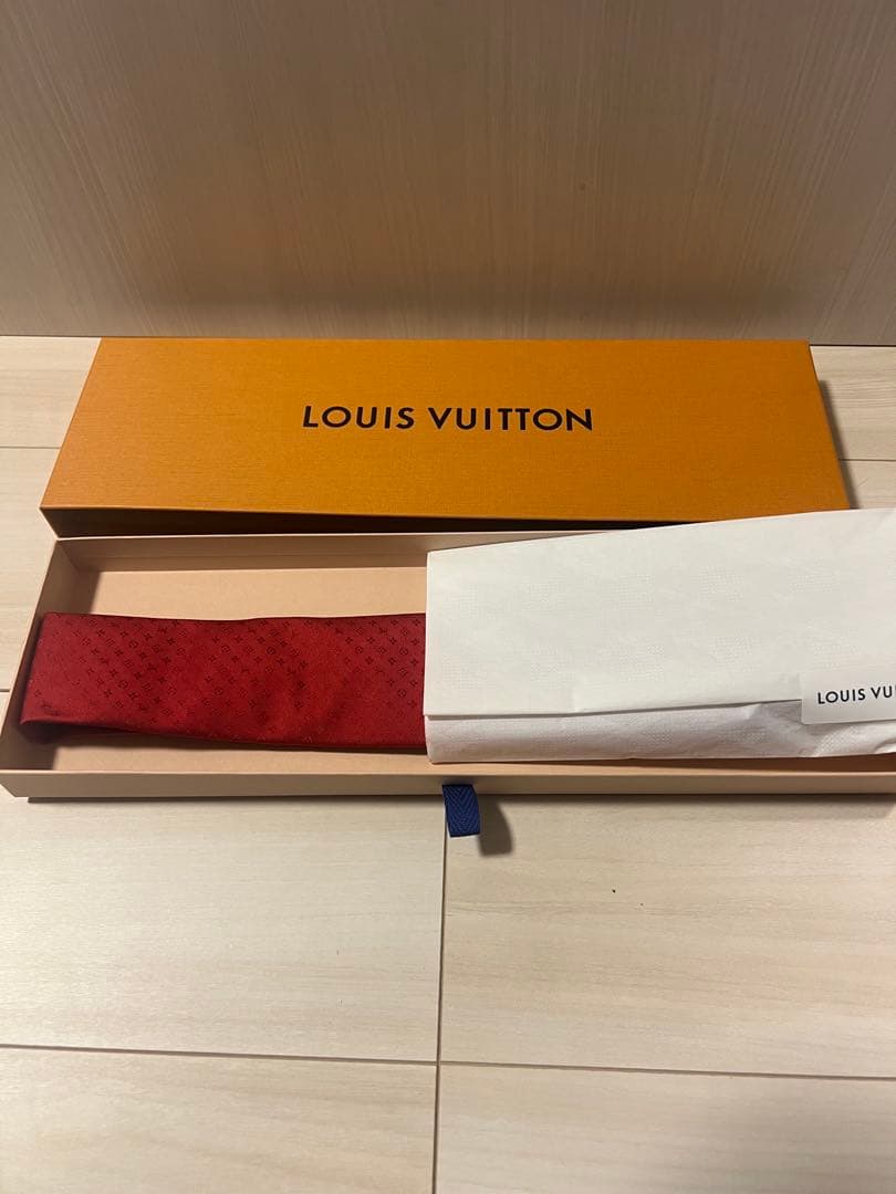 ⭐︎こうぽん⭐︎LOUIS VUITTON 赤 ドットパターン ネクタイ
