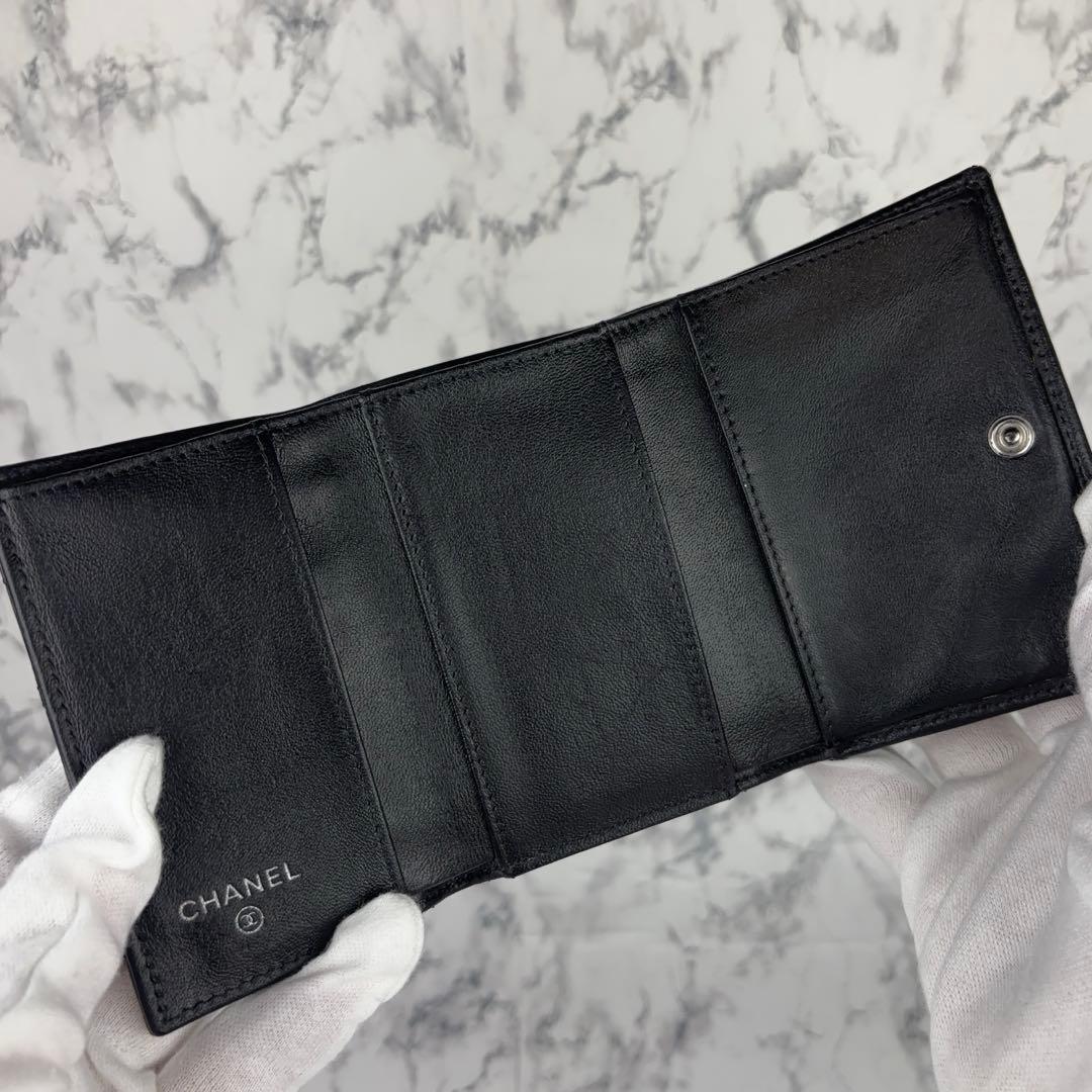 111 CHANEL ボーイシャネル　マトラッセ　三つ折り財布　あんしん鑑定済み