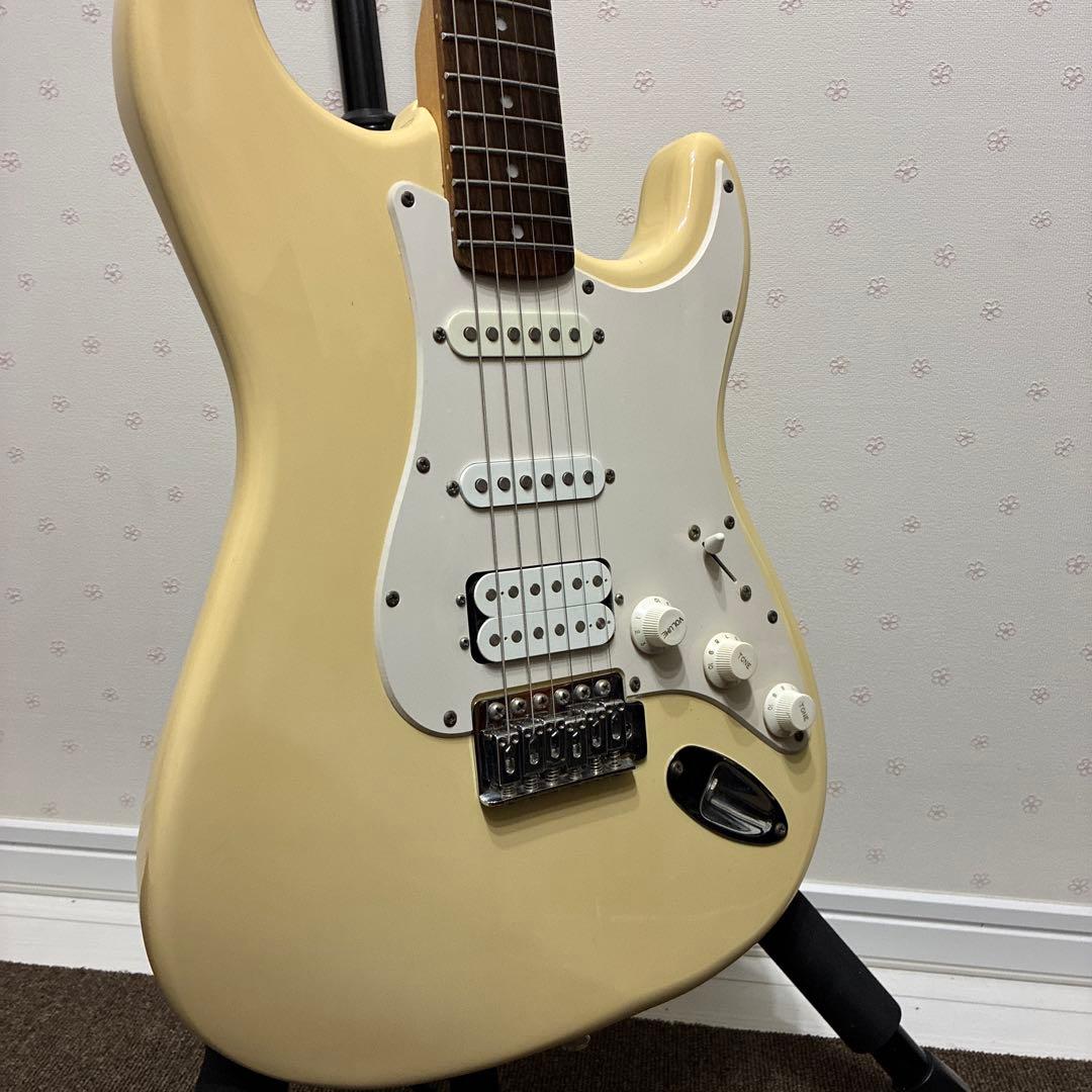 【ソフトケース付き】squier BULLET ストラト白【2010年製】