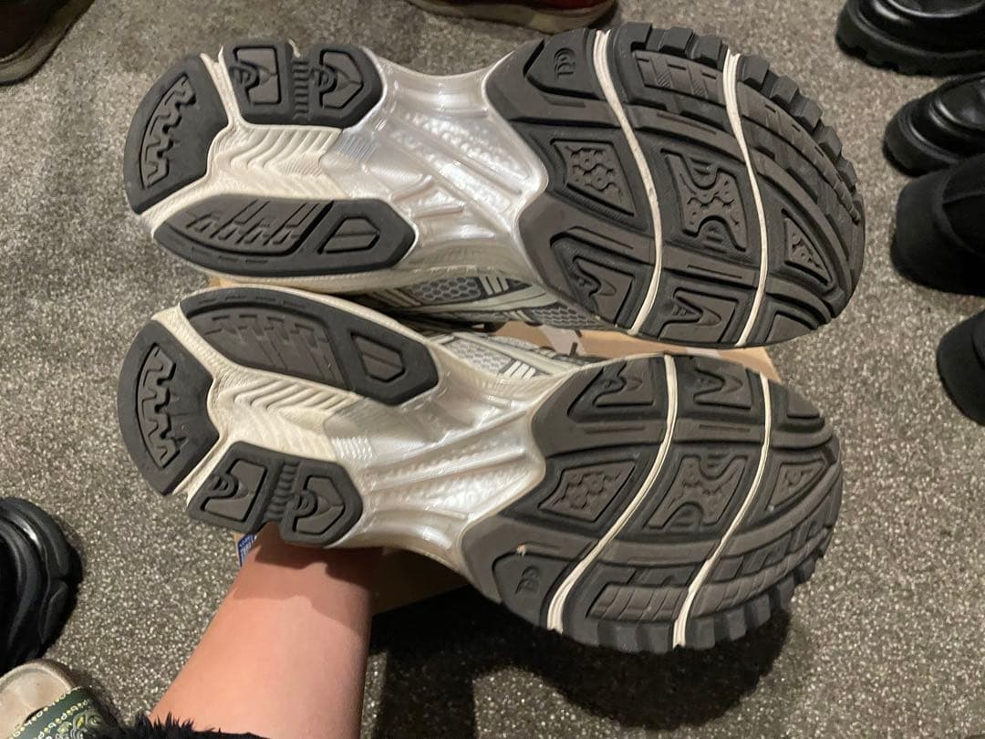 靴 asics GEL-KAYANO 14 WHITE/CREAM 27cm