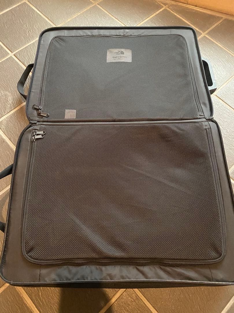 ノースフェイス　シャトルローラー　スーツケース