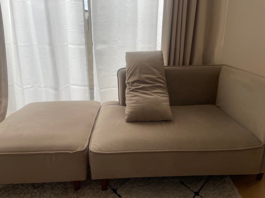 ベージュ L字型ソファ クッション付き