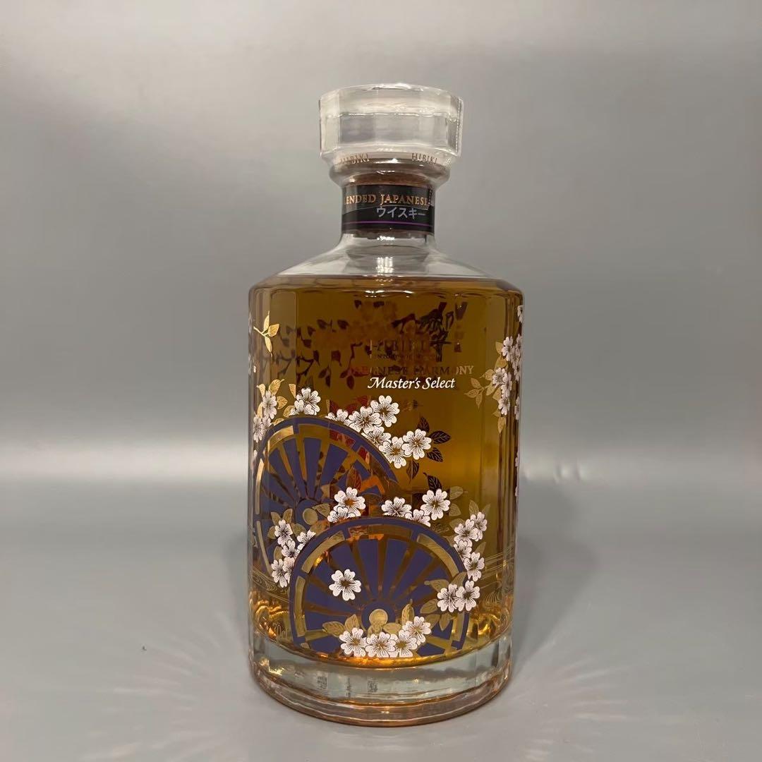 海外限定商品　響　ジャパニーズハーモニーマスターズセレクト　意匠ボトル　箱付き