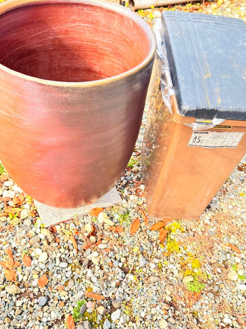 備前焼の甕　金魚鉢　メダカ鉢　睡蓮鉢 縦長サイズ