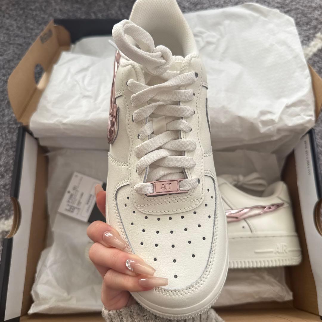 靴 Nike Women's Air Force 1 Low '07 LX