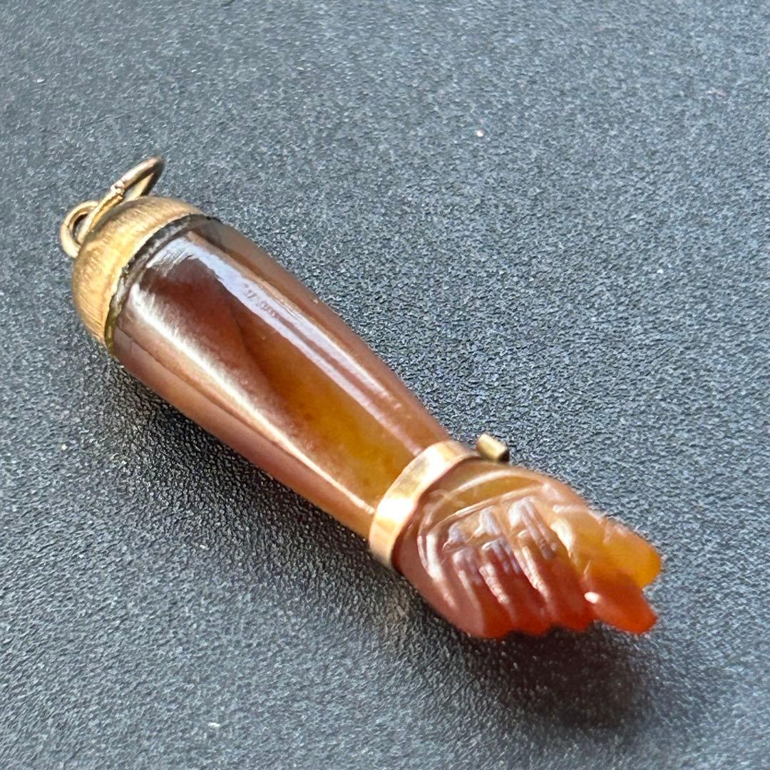 アメジスト 真鍮 マノフィガハンドペンダント メノウ　ゴールド　ペンダントトップ