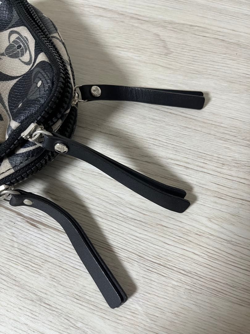 【超美品】 Vivienne Westwood ボディバッグ