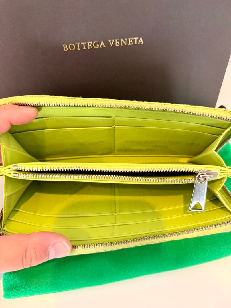 ボッテガヴェネタ　デボストカーフファスナーウォレット　長財布