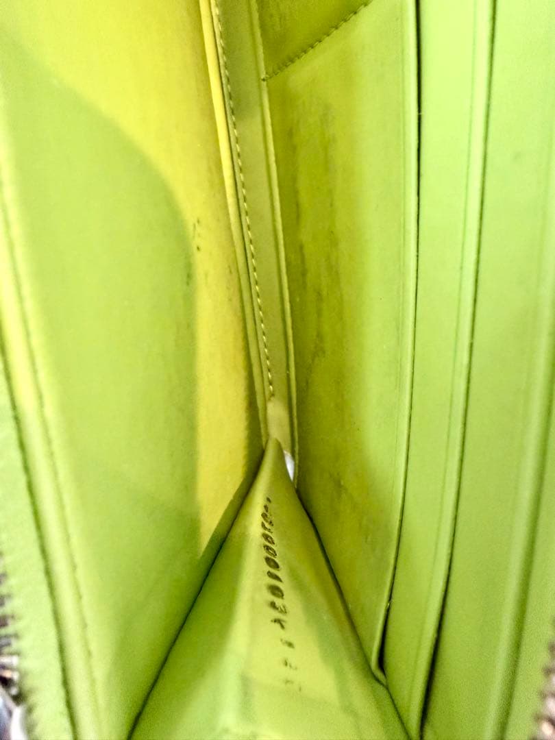 ボッテガヴェネタ　デボストカーフファスナーウォレット　長財布