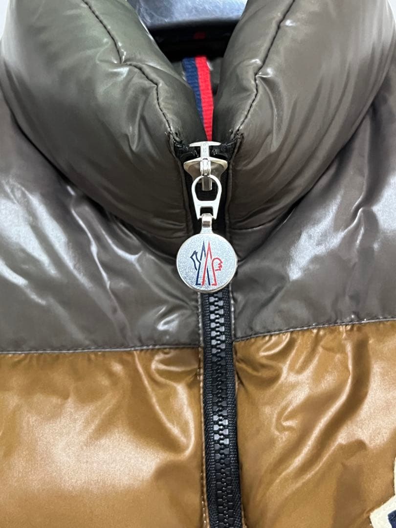 MONCLER ダウンベスト マルチカラー 早い者勝ち！
