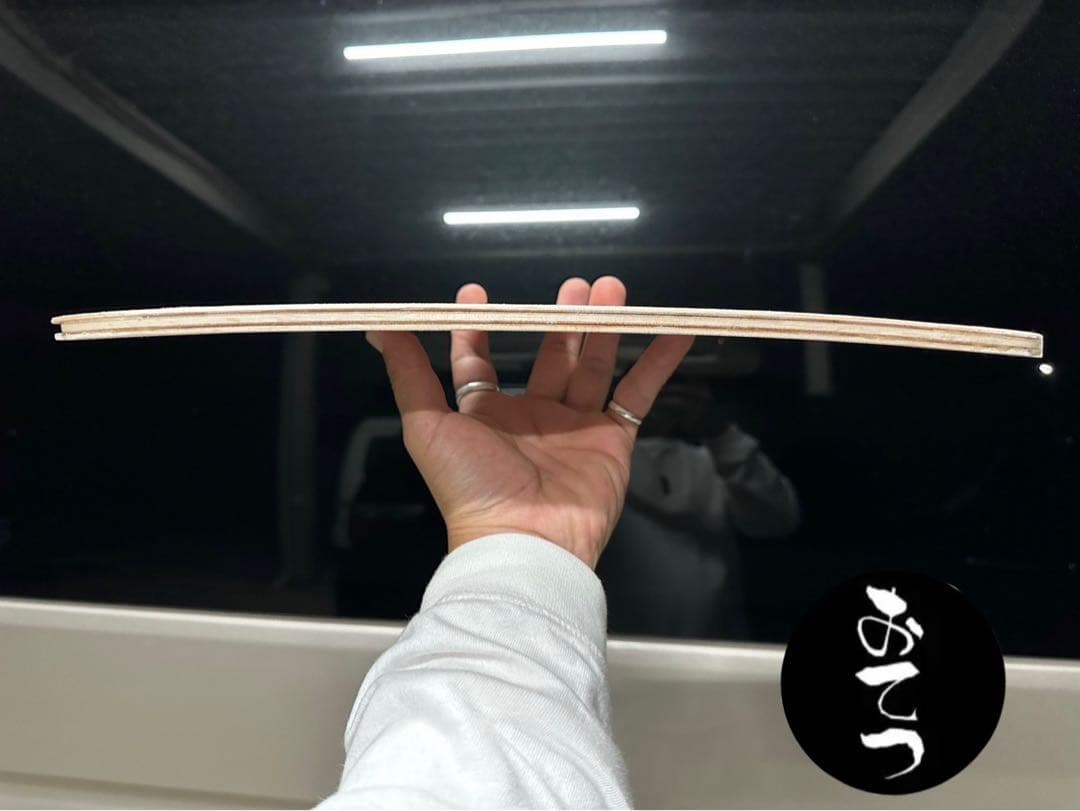 ハイエース WAVE2.3 運転席側小窓用 未塗装 アタッチメント付き