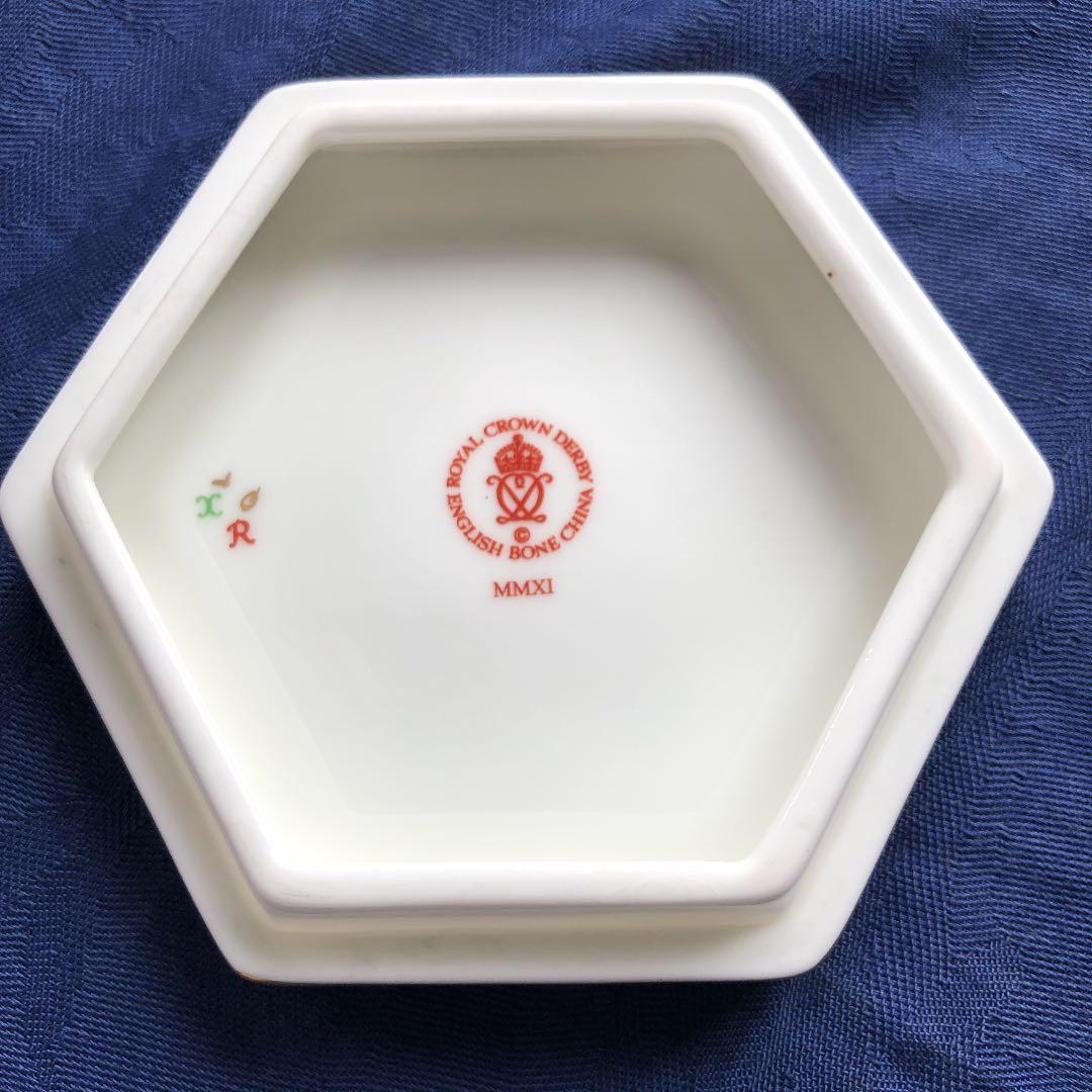 お値下げしました。英国ロイヤルクラウンダービーダイヤモンドジュべリ限定品ボックス