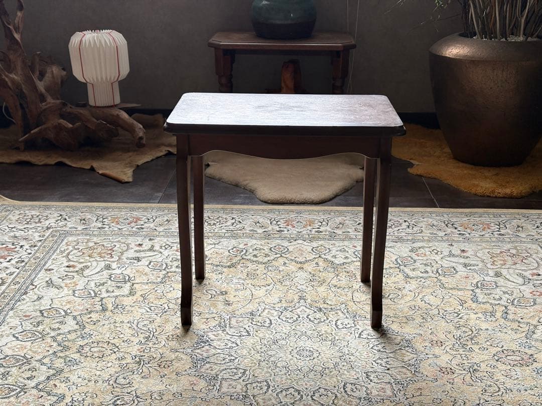 サイドテーブル 　クラシック　ナイトテーブル 　アンティーク　IZ