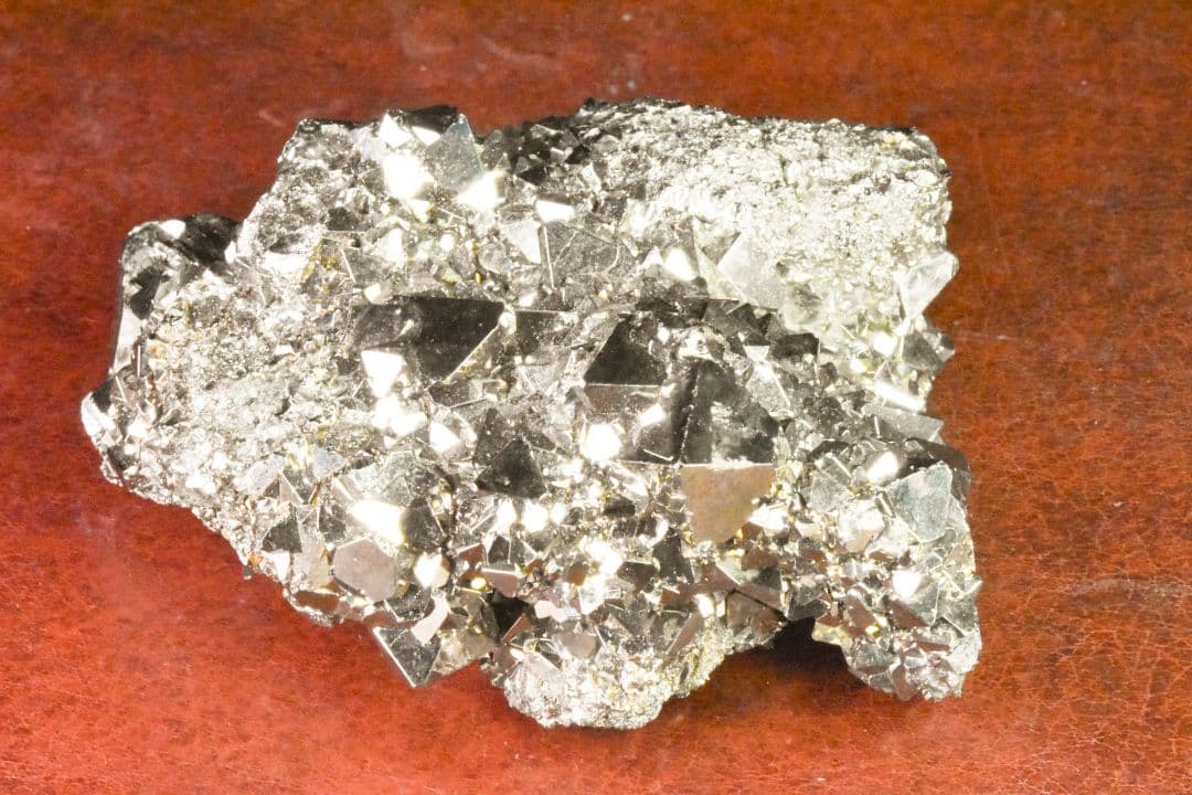 ペルー ワンサラ鉱山産 八面体パイライトB-01