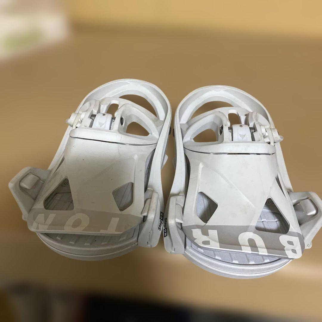 ホワイト スノーボード ビンディング ステップオン