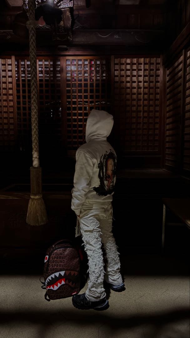 Revenge trippie reddコラボ　ホワイトパーカー