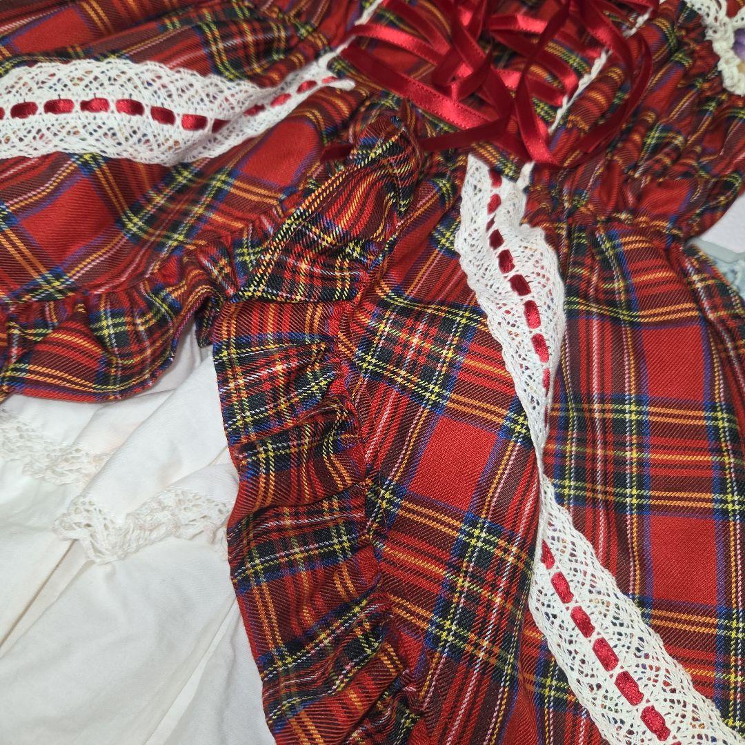 赤いチェック柄フリルワンピース