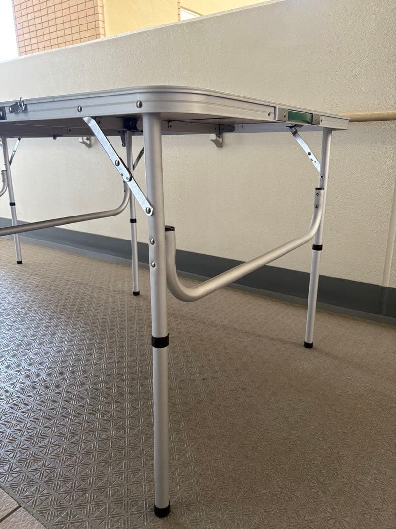 Colemanファミリー・グループ向け大型アウトドアテーブル四折テーブル 8