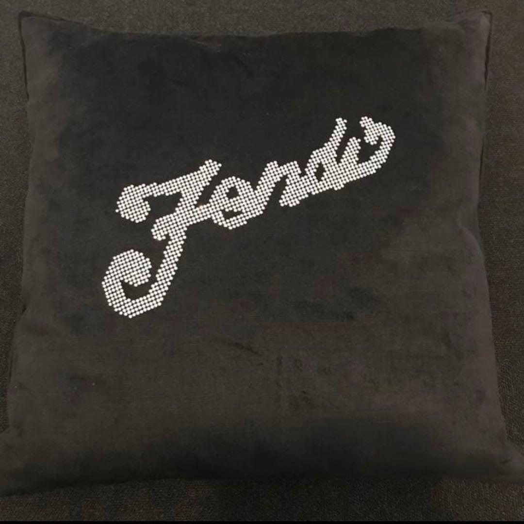 フェンディ クッションカバー