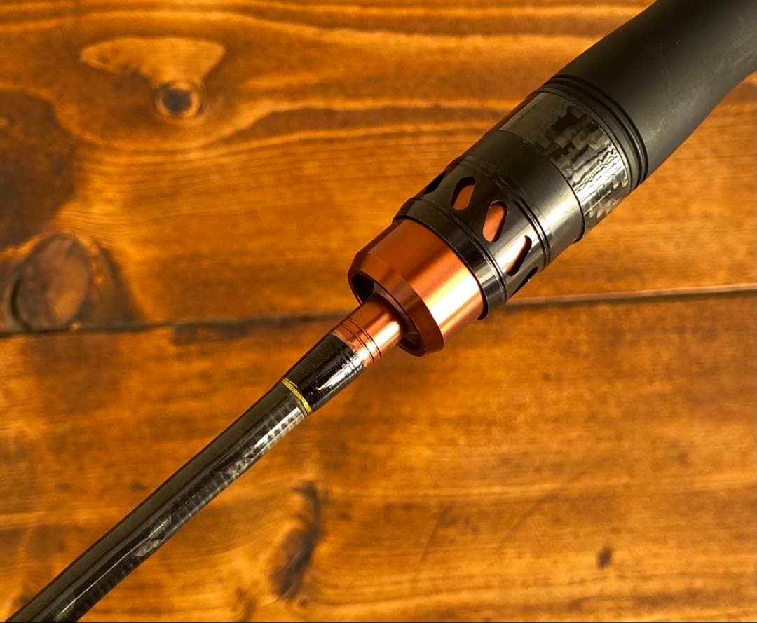 新品未使用　カーボンロッド　スピニング　662UL バスロッド　ウッドグリップ