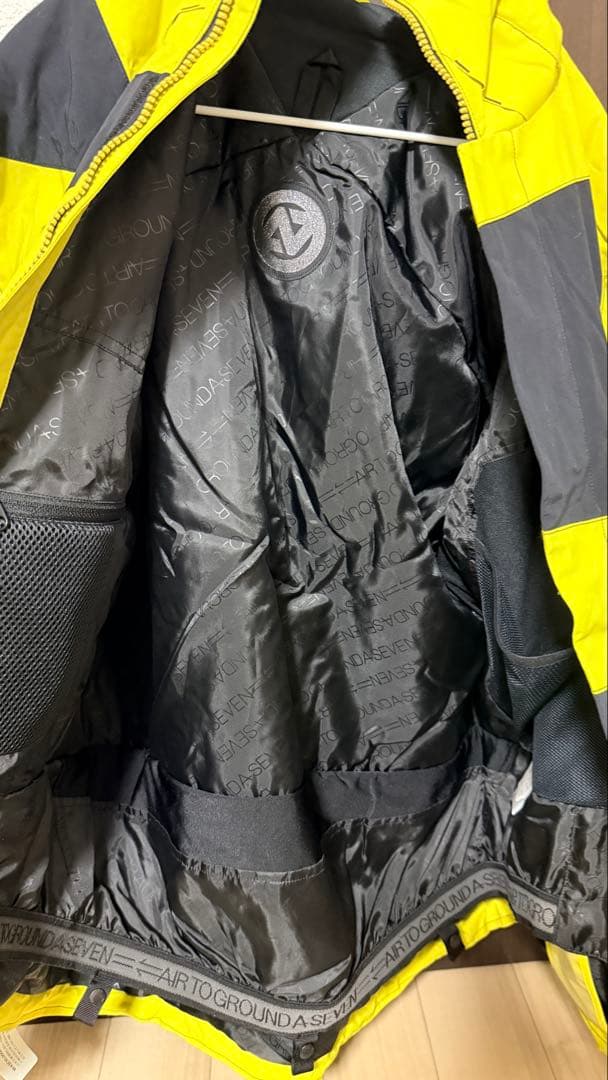 【未使用タグ付き】DESCENTE デサント　スノーボードウェア！